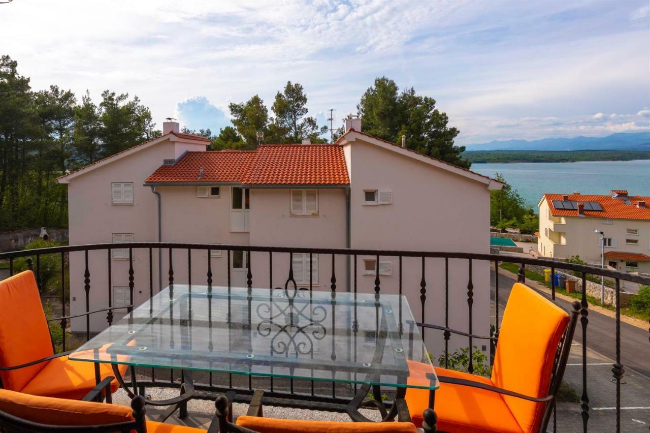 Seafront Apartment Soline With Seaview Exterior foto